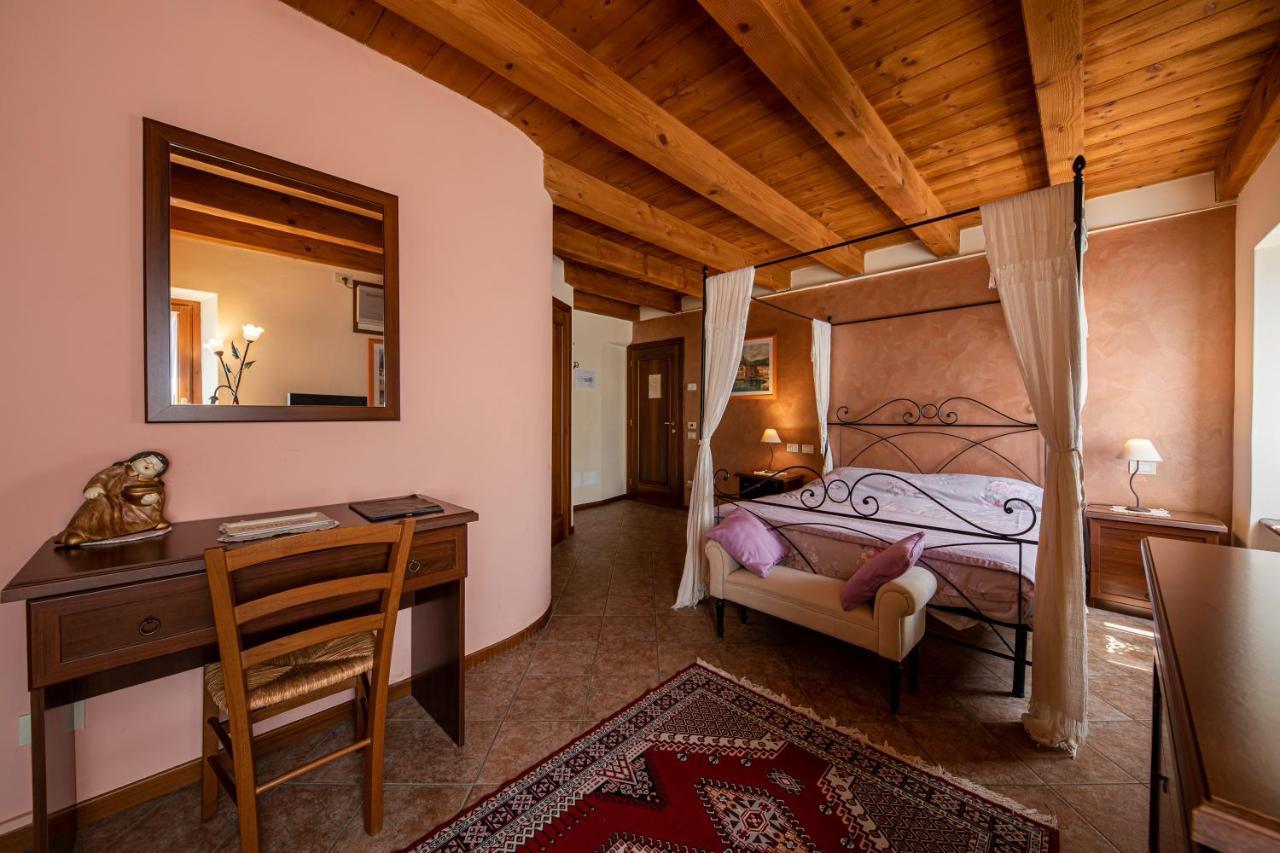 Borgo Di Calmasino Bauernhof