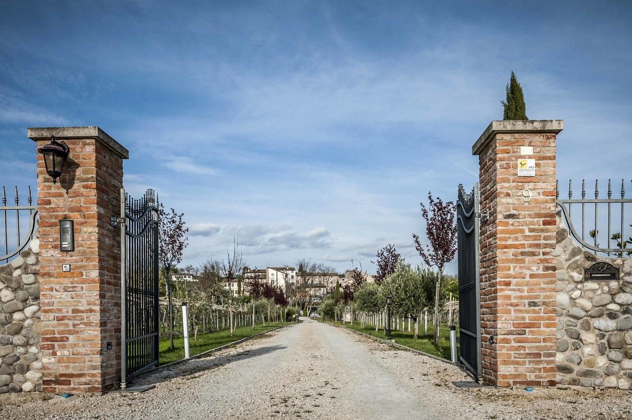 Borgo Di Calmasino Bauernhof *