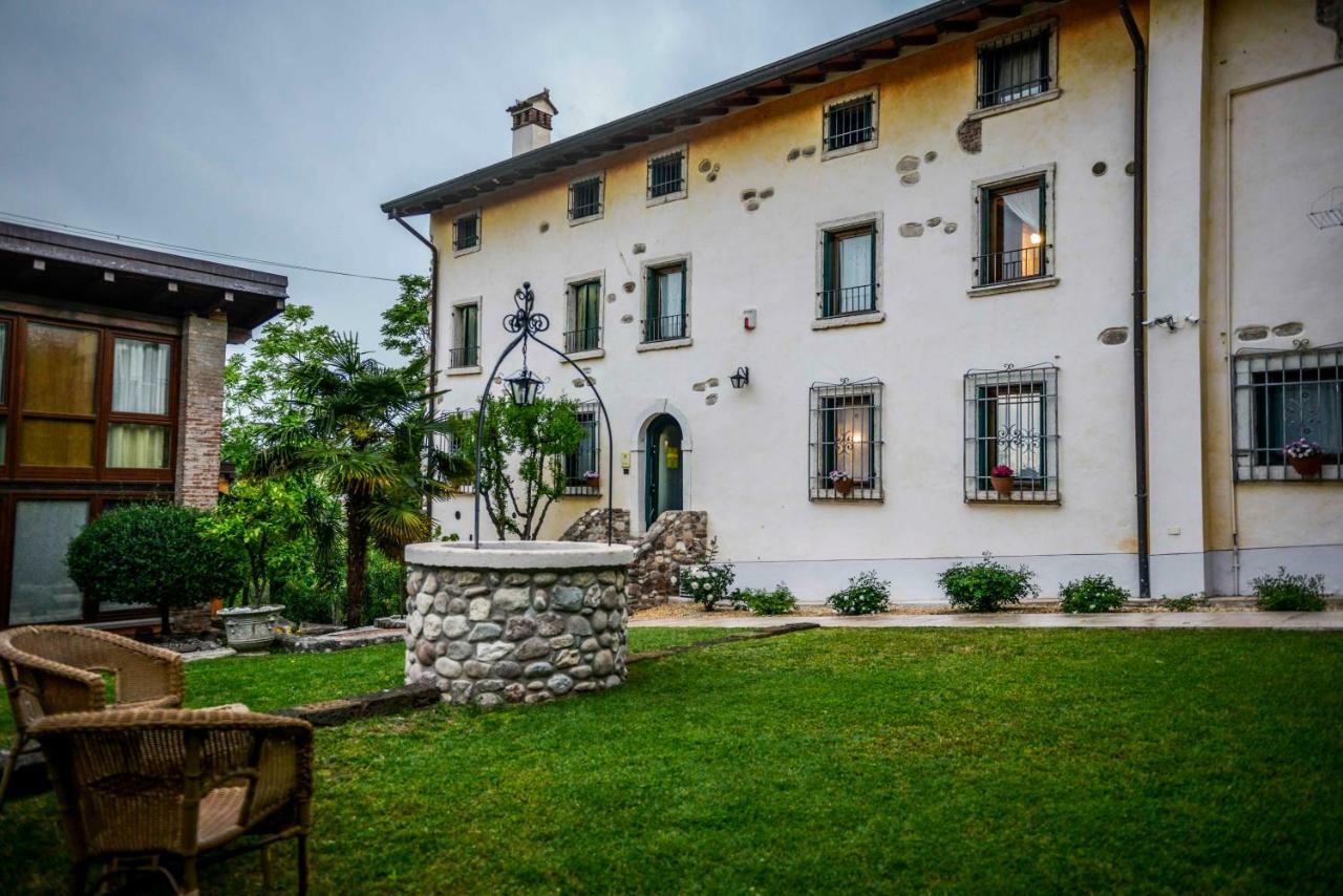 Borgo Di Calmasino *